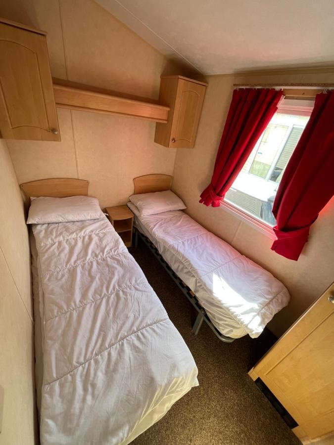 Dunlin 69 ~ California Cliffs Hotel Great Yarmouth Exterior foto